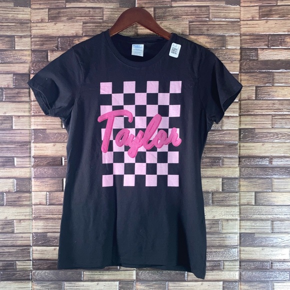 NWT Womens Port & Company Retro Style Taylor Black Small Tee - Picture 1 of 8